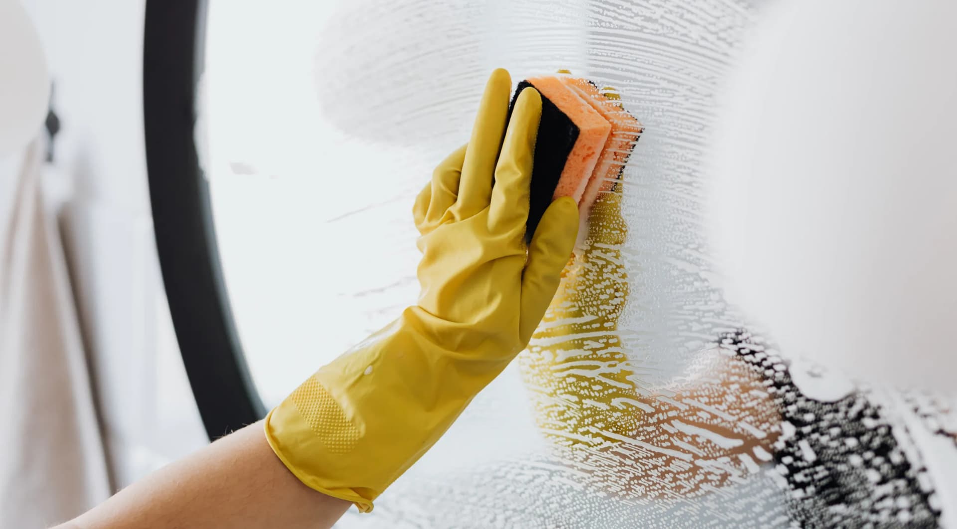 Homepage hero from the Helio Cleaning website